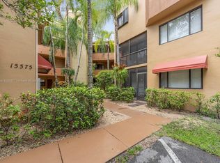 15575 Miami Lakeway N APT 302, Miami Lakes, FL 33014