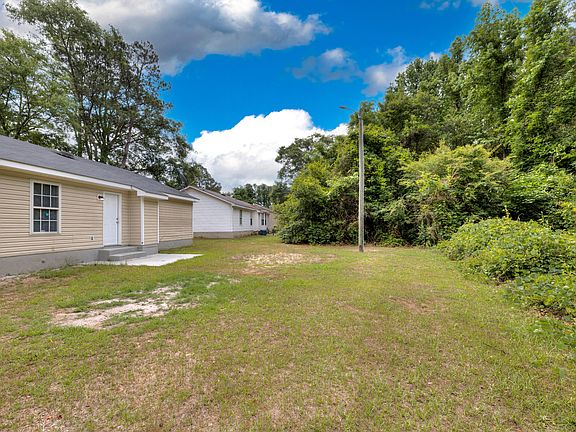 5th image of 1053 Decatur St