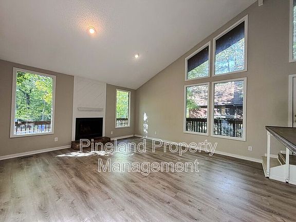 3rd image of 321 Watergap Dr