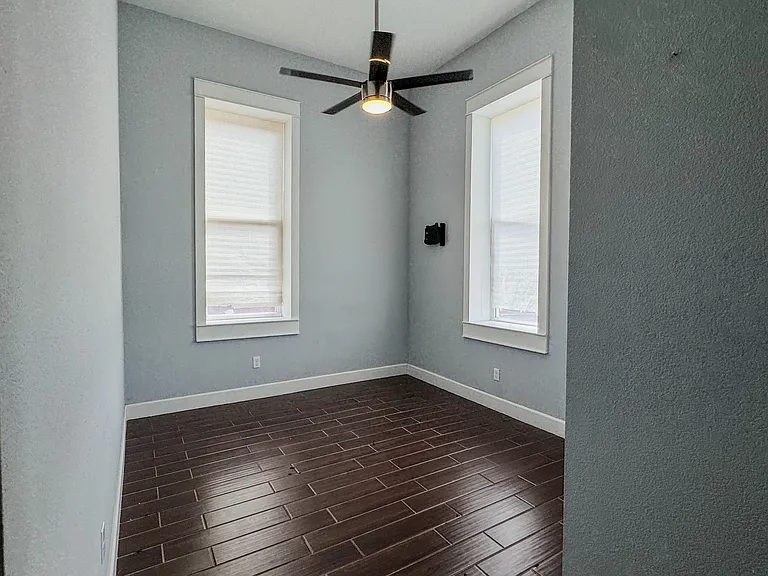 2901 Lee St #1 — Photo 16