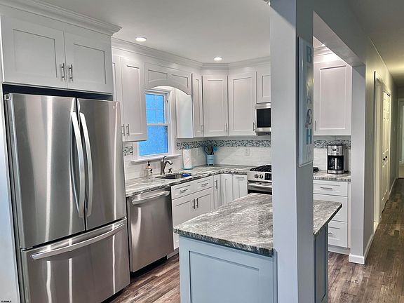 5th image of 5712 Asbury Ave Floor 1