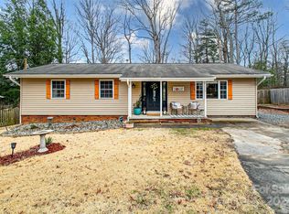 818 Dana Rd, Hendersonville, NC 28792