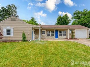 3 Pillar Dr, South Amboy, NJ 08879