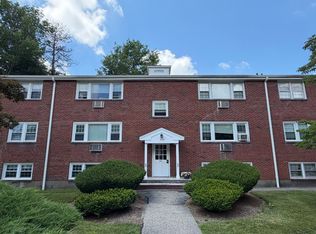222 School St, Walpole, MA 02081
