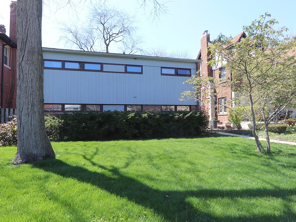 1st image of 1131 N Oak Park Ave