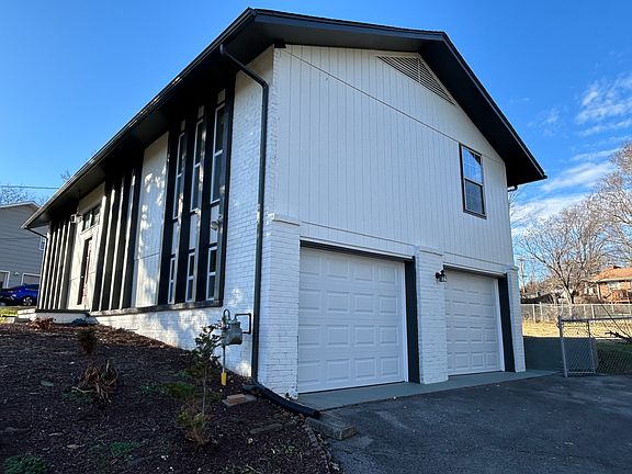 2-Car Garage