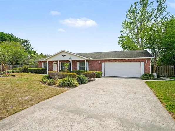 1709 Sakura Dr, Valrico, FL 33596