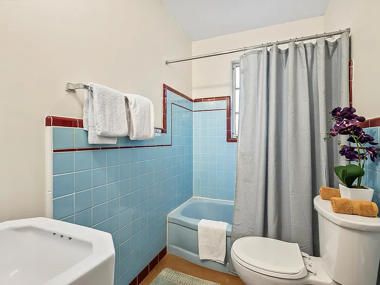 1805 E Copper St — Photo 21