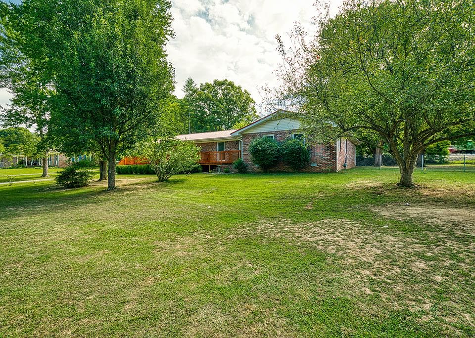 1st image of 1700 Meadow Wood Dr