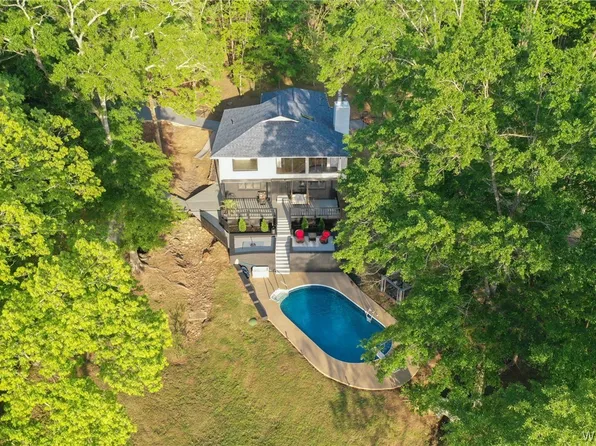 15710 Edwardian Dr, Northport, AL 35475