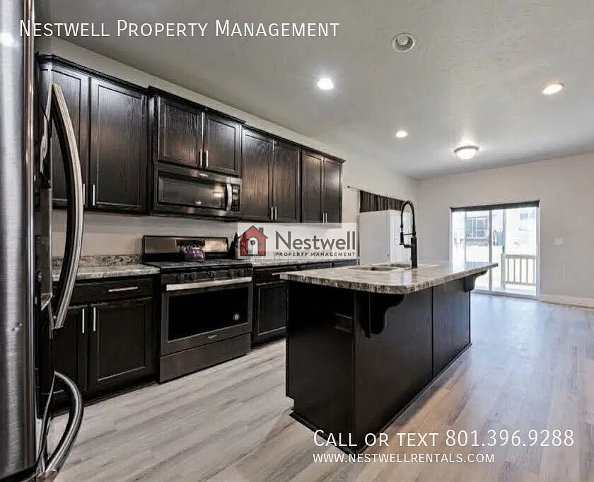 Solar-powered 5-bed Home in Herriman! — Photo 4