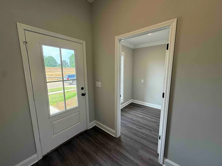 548 Patrick Farms Dr — Photo 3