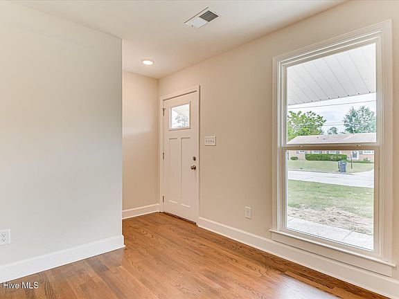 5th image of 3019 Jeanne Road