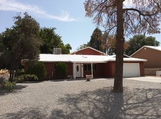 3924 La Sombra Rd SW, Albuquerque, NM 87105