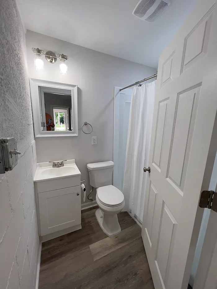 2 bed, 1.0 bath, 800 sqft, $800 — Photo 3