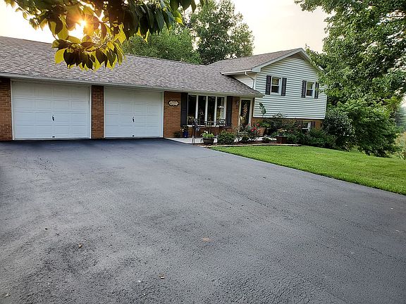 5th image of 103 Windsor Dr