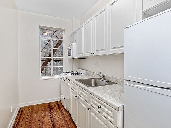4th image of 151 E 90th St APT 6B