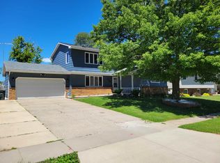 1207 Kaplan Dr, Waterloo, IA 50702