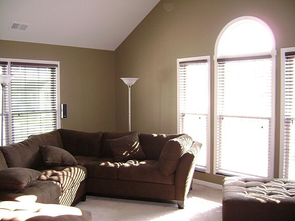 Sunny Bonus Room on second Level