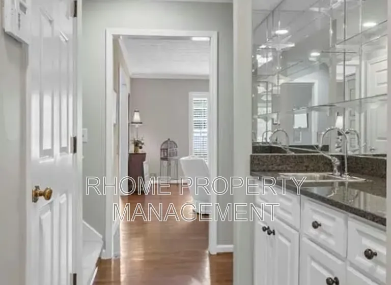 903 Dunwoody Chace — Photo 10