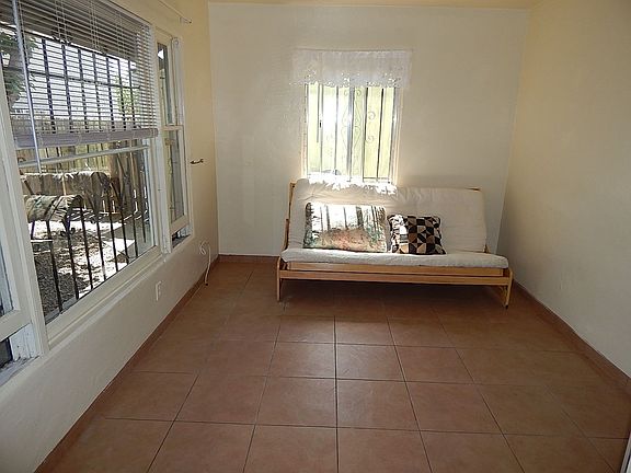 5th image of 4033-4037 Menlo Ave #4035