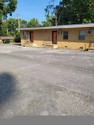 708 Maysville Rd NE Photo 1