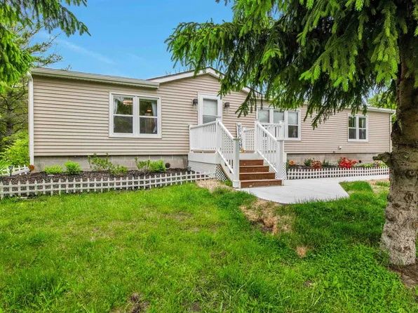 1371 Sturdevant Rd, Smiths Creek, MI 48074