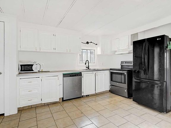 5th image of 9824 104th Ave #50