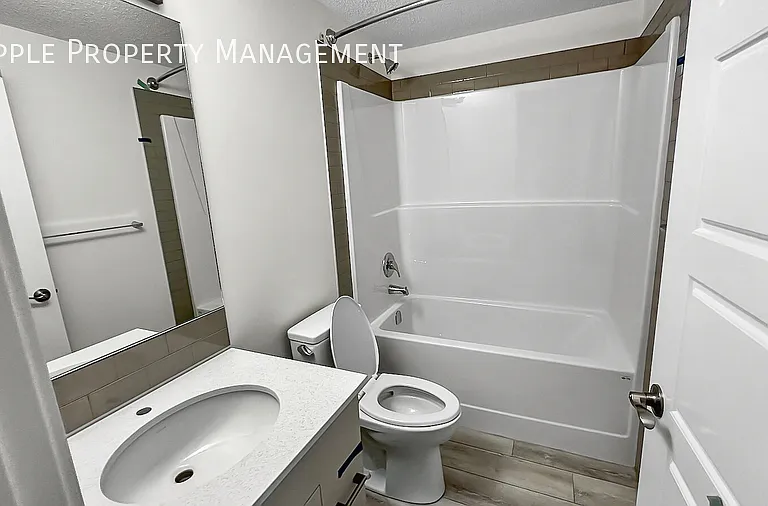 104 Marmot Way NW #LOWER — Photo 7