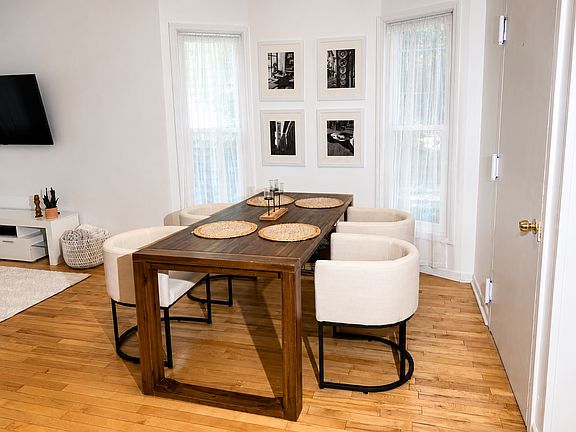 3rd image of 3618 W Dickens Ave #1