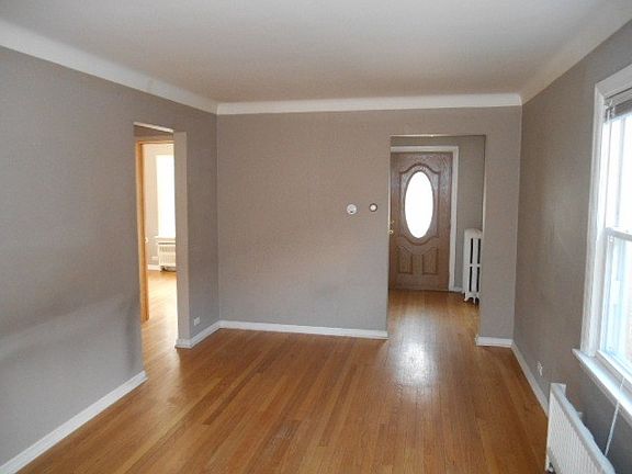 4th image of 3621 N Plainfield Ave