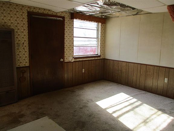 4th image of 5332 NW Elm Ave