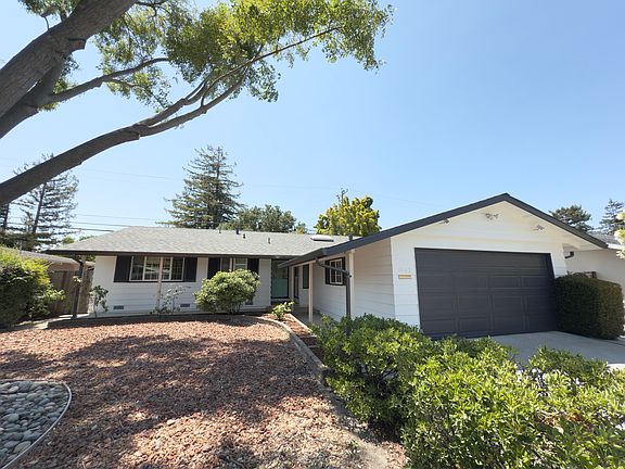 2nd image of 1083 Rembrandt Dr