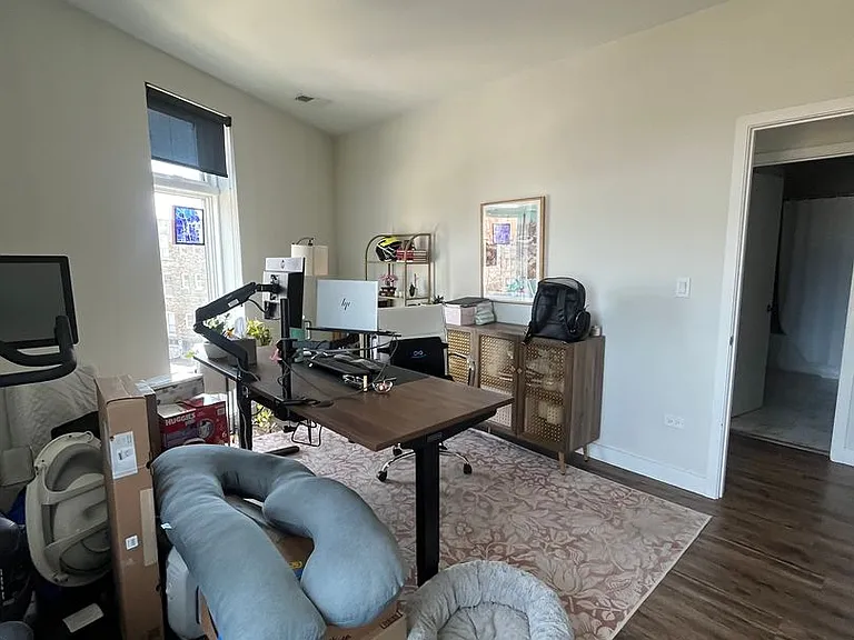 1045 W Cornelia — Photo 57