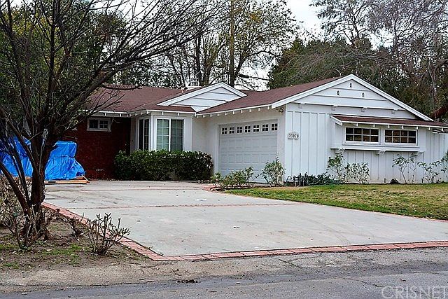 1st image of 23070 Leonora Dr