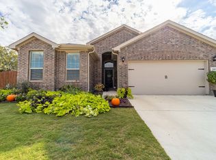 581 Redding Dr, Saginaw, TX 76131