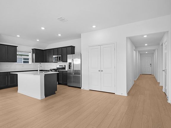 5th image of 2146 Tule Way
