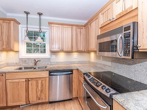 5th image of 50 Crosscreek Dr