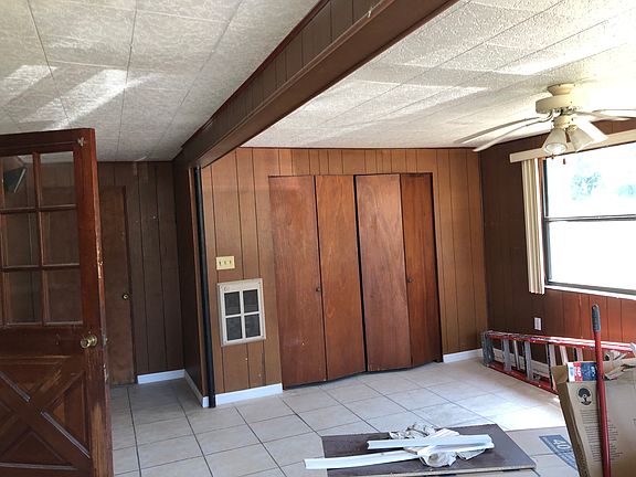 3rd image of 210 E Lake Brantley Dr