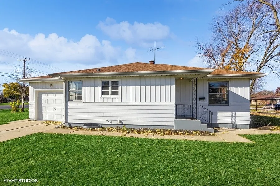 1700 Avalon Ave photo 1