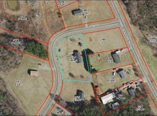 822 Creed Rd, Ararat, NC 27007