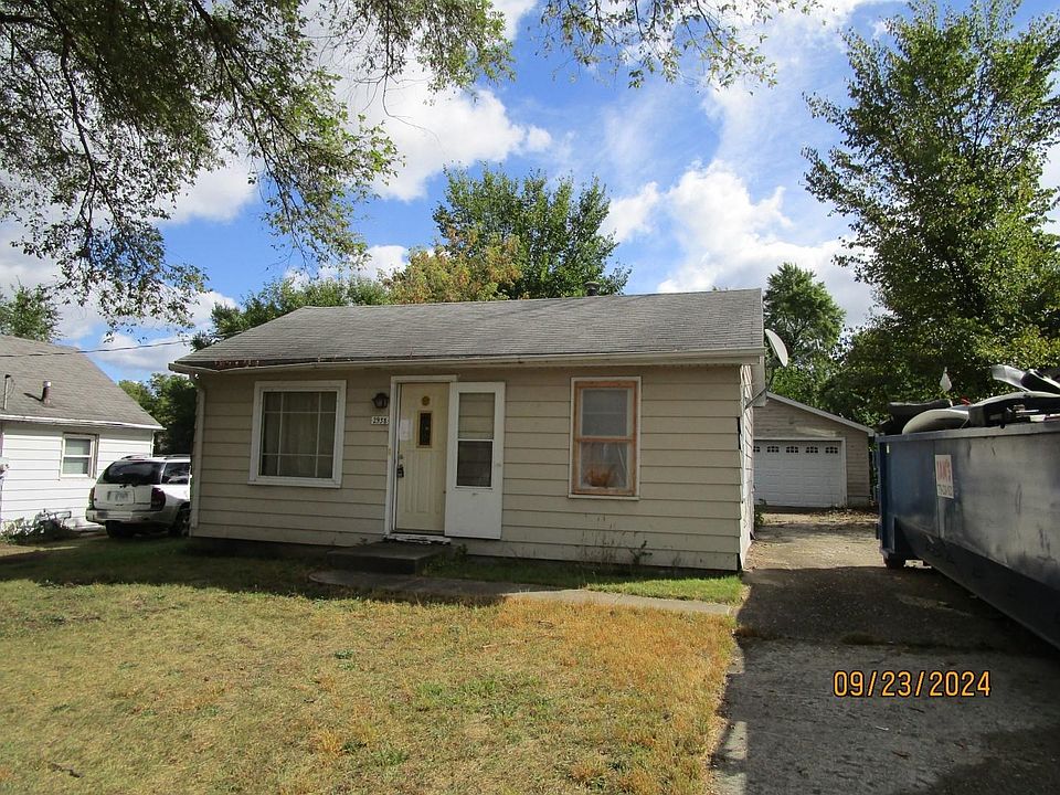 1st image of 2938 Sewell St