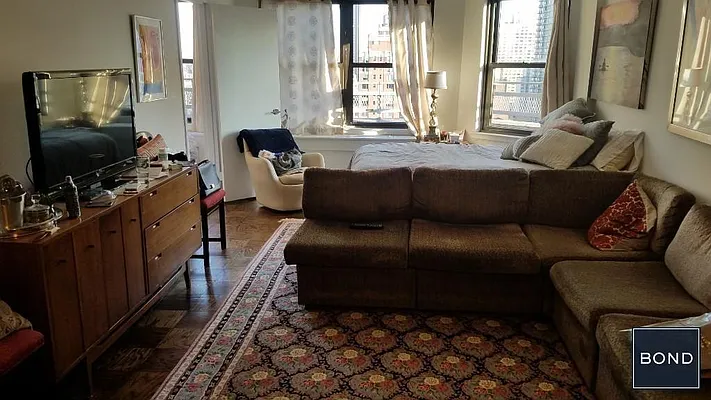 Rented by Bond New York | media 1