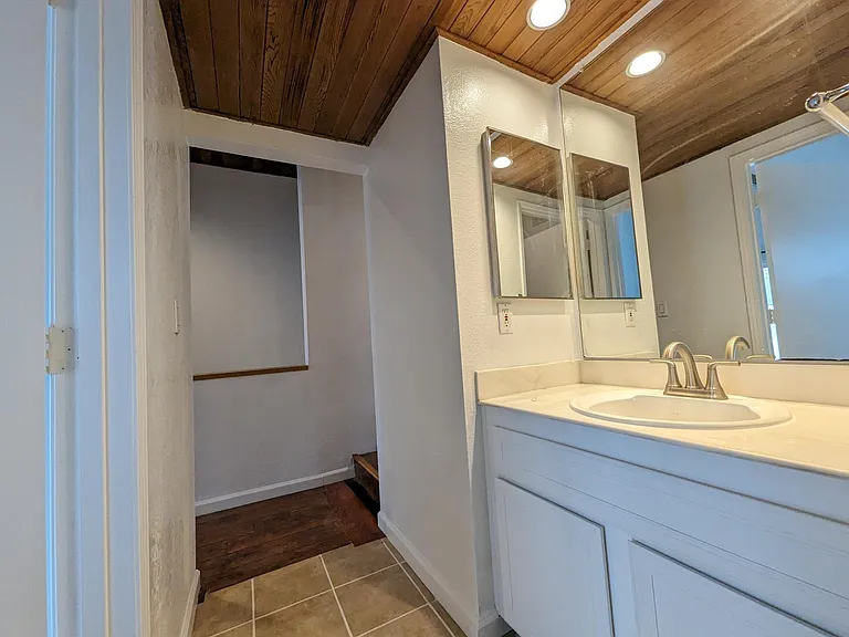 4058 Mahaila Ave #F — Photo 43
