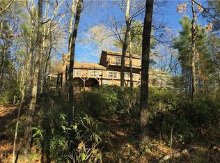 330 Moan Bac Trl, Tamassee, SC 29686