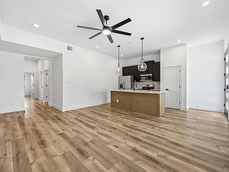 4027 Cork Dr — Photo 9