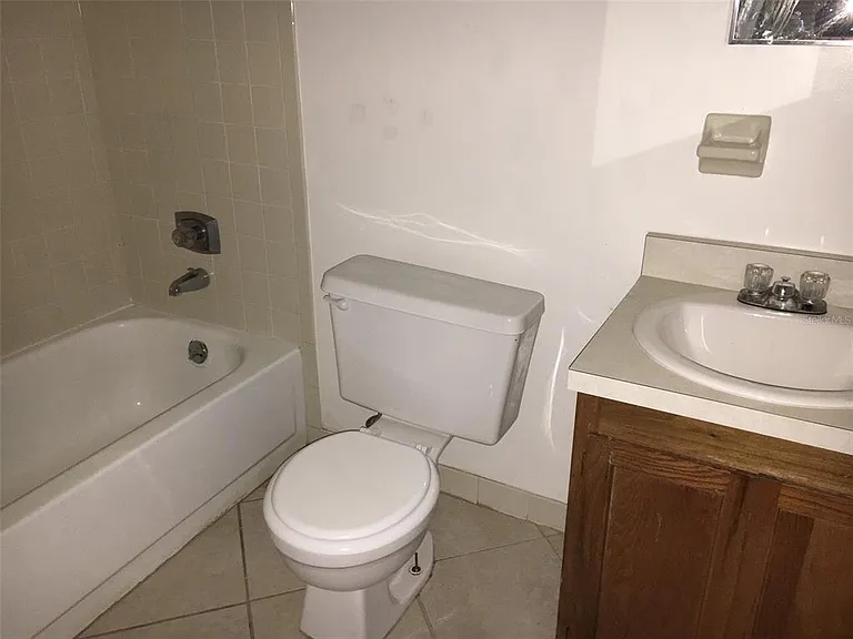 6735 SW 45th Ave — Photo 5