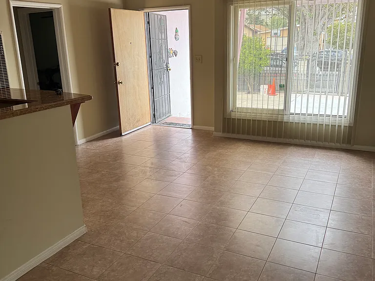 1322 S Hesperian St — Photo 12