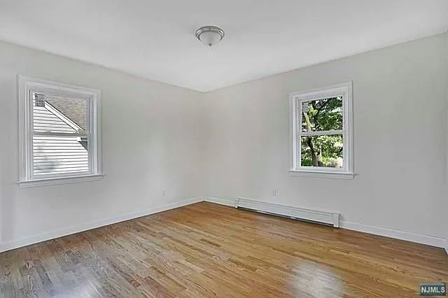 180 Vanderburgh Ave — Photo 12