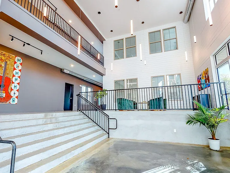 Museum Lofts — Photo 17
